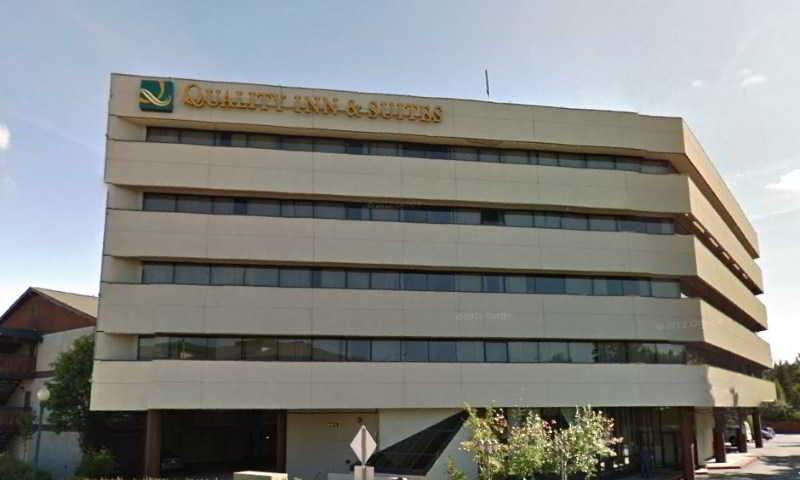 אנקורג' Alex Hotel And Suites מראה חיצוני תמונה