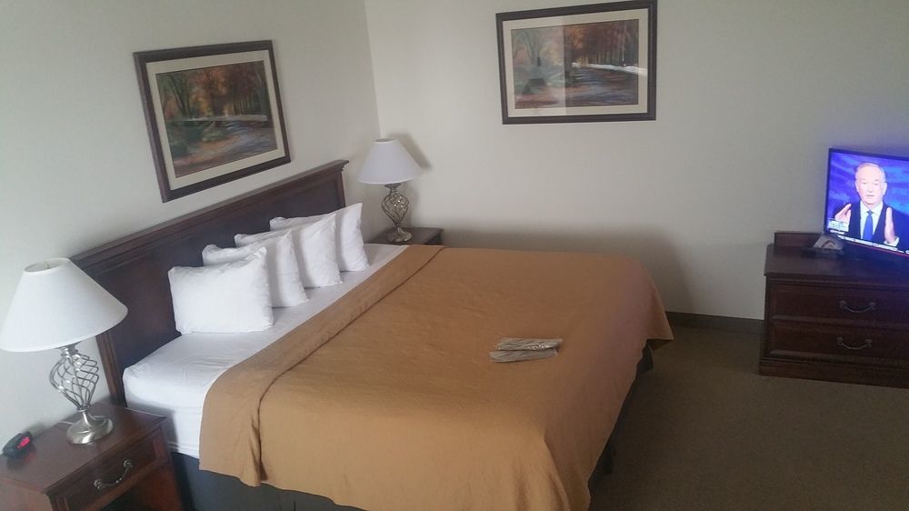 אנקורג' Alex Hotel And Suites מראה חיצוני תמונה